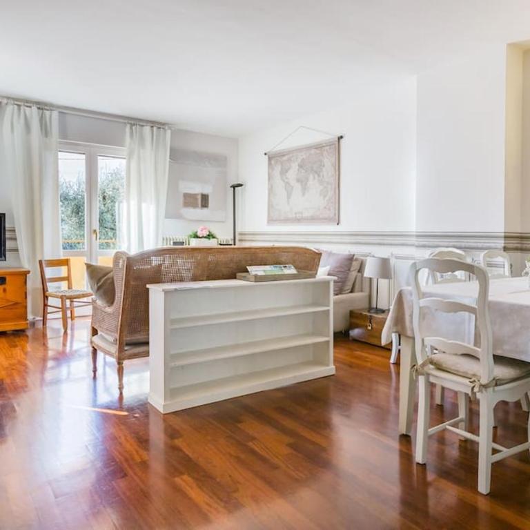 Spacious, Air Conditioner, Few Minutes to the Castle - Appartamento con 3 Camere da Letto - 5