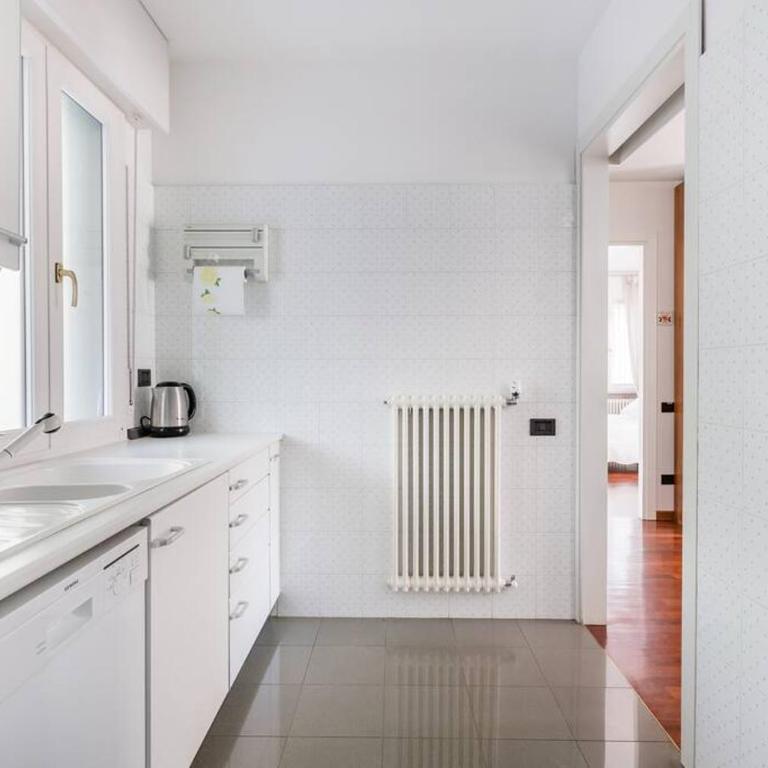 Spacious, Air Conditioner, Few Minutes to the Castle - Appartamento con 3 Camere da Letto - 10