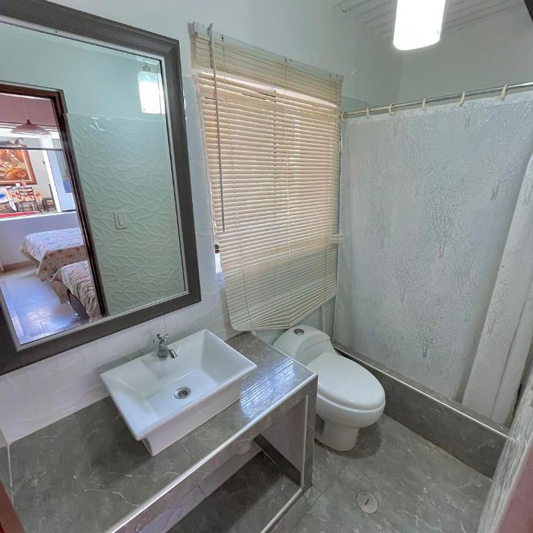 HUANCHACO GARDENS - Comfort Quadruple Room - 2