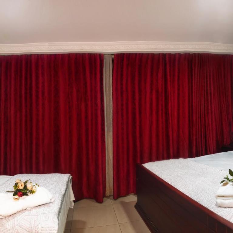 Airport Hotel Guayaquil - Family Room with view - 3
