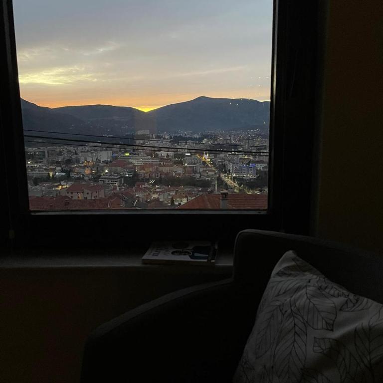 Hills Holiday House - Two-Bedroom Townhouse - 11