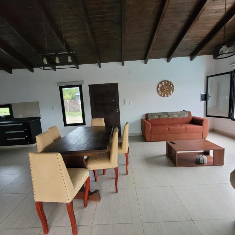 Casa con pileta en Vaqueros - Casa de 3 dormitorios - 11