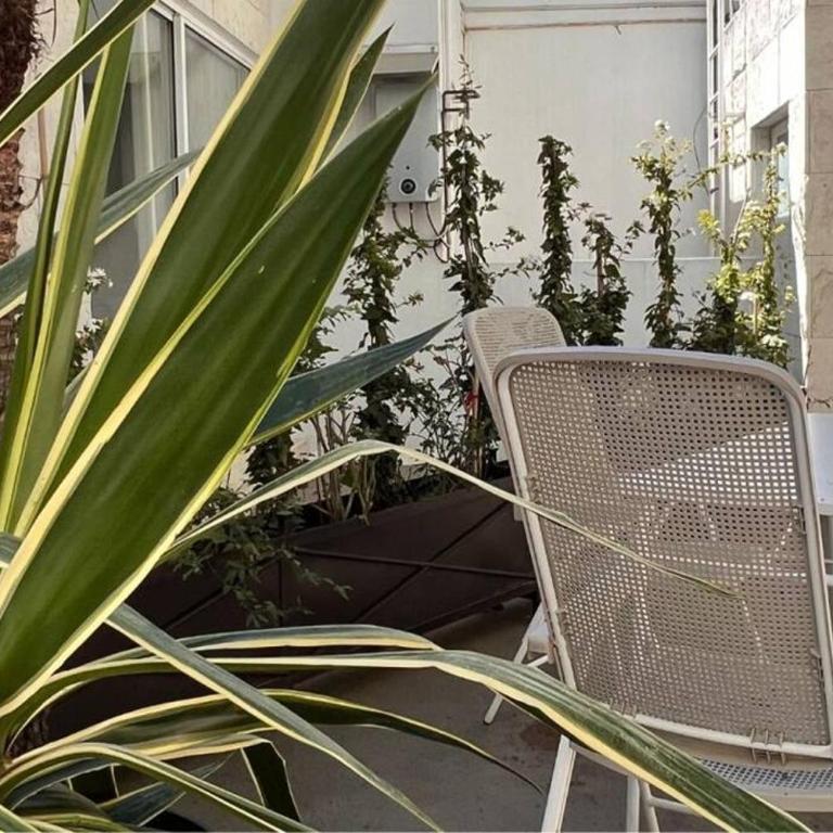 Condesa Residence Amsterdam B Inviting 2BR, 1BA Apartment with Modern Touches on Amsterdam Avenue - Apartment - 9