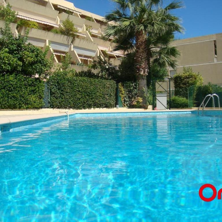 Splendide 2 pièces climatisé avec piscine et garage privé - FR-1-647-6 - Apartment - 2