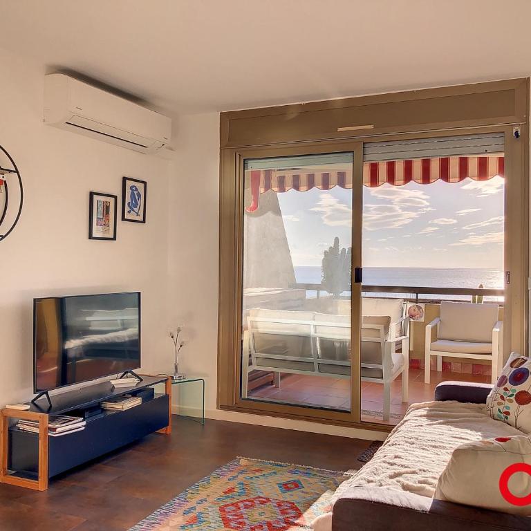 Splendide 2 pièces climatisé avec piscine et garage privé - FR-1-647-6 - Apartment - 4