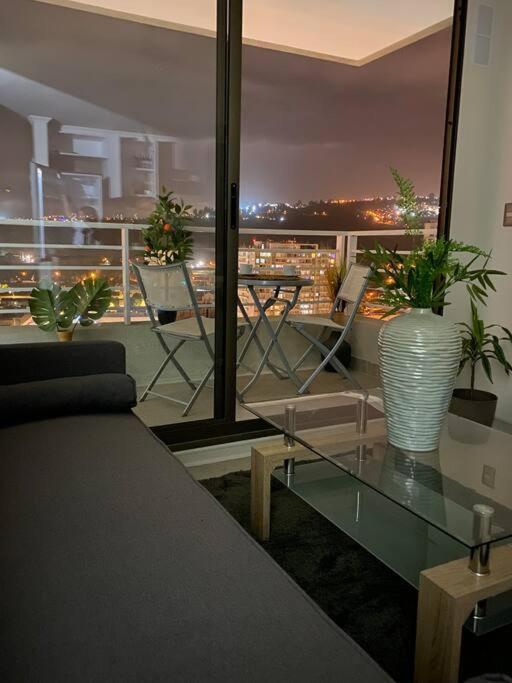 Hermoso Departamento con excelente vista, a pasos de la Quinta Vergara, cercano a Reloj de Flores y Playa Caleta Abarca - Two-Bedroom Apartment with View - 21