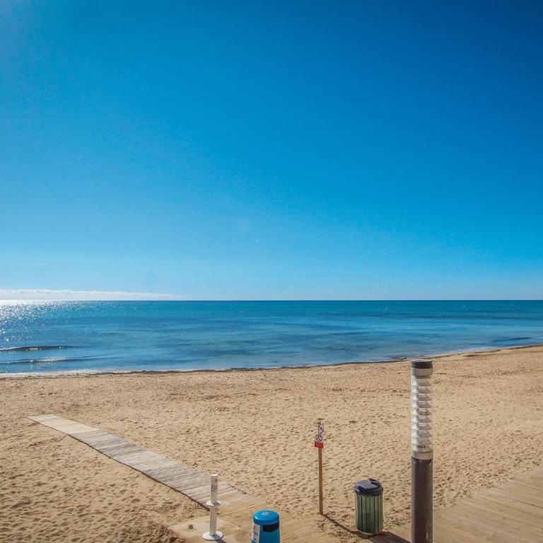 Awesome Apartment In Torrevieja - Apartamento de 2 dormitorios - 19