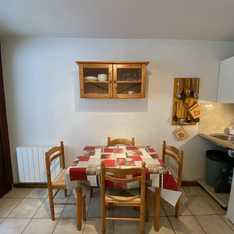 Studio cosy pour 4 pers., expo Sud, près des pistes et commerces, avec balcon et équipements complets - FR-1-733-151 - Studio - 6