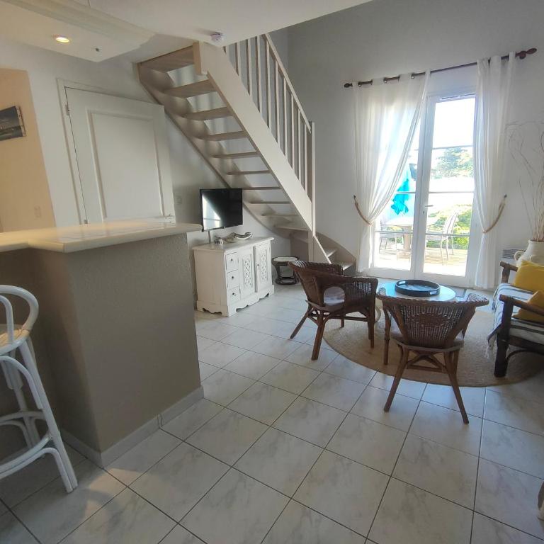 Charmante maison avec terrasse à Saint-Jean-de-Monts, proche plage et golf - FR-1-323-474 - Maison de Vacances - 6