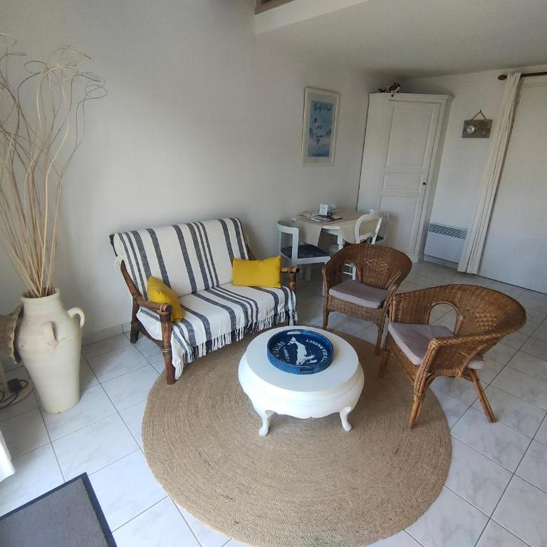 Charmante maison avec terrasse à Saint-Jean-de-Monts, proche plage et golf - FR-1-323-474 - Maison de Vacances - 10