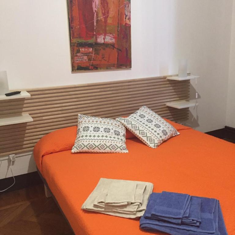 B & B 21 Bologna - Double or Twin Room with Shared Bathroom - 1