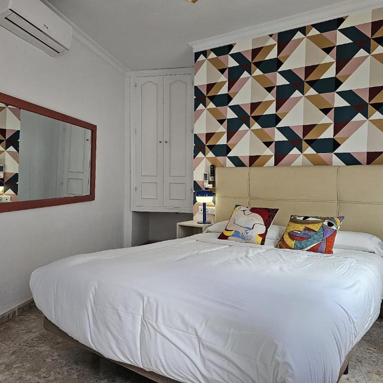 Hostal Boutique Luna de Nerja OLIVE OIL FREE DEGUSTATION & SALE - Habitación Doble con baño privado - 10