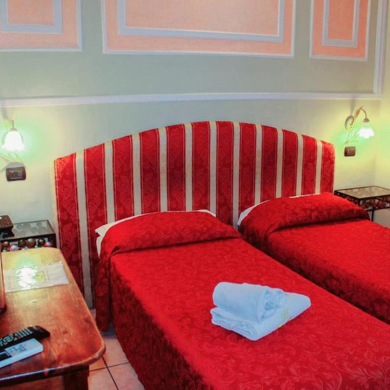 Villa Lia Depandance Hotel Sicilia - Camera Budget Matrimoniale/Doppia con Letti Singoli - 1