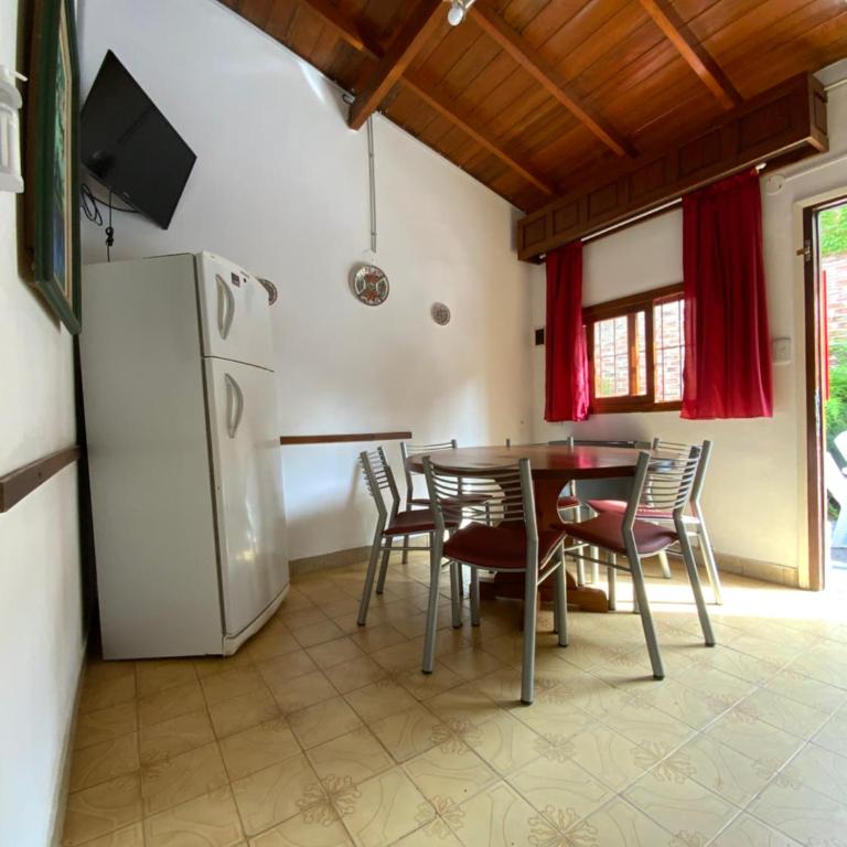 Complejo Quimey No se alquila a jóvenes y se reserva con el 30 porciento del total mediante depósito bancario - Two-Bedroom House - 11