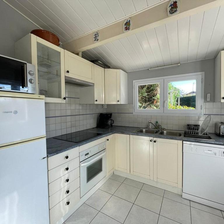 Maison Familiale Près de la Plage avec Grand Jardin et Parking Privé - FR-1-413-108 - Maison de Vacances (8 Adultes) - 9