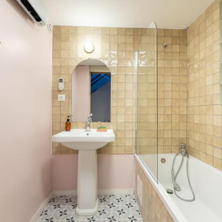 Loft de 150m2 avec terrasse - Apartment - 25