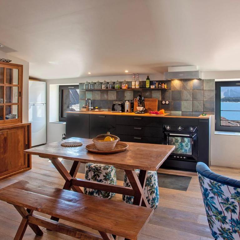 Mira appartement climatisé vue mer centre de Calvi proche port et plage - Appartement - 1
