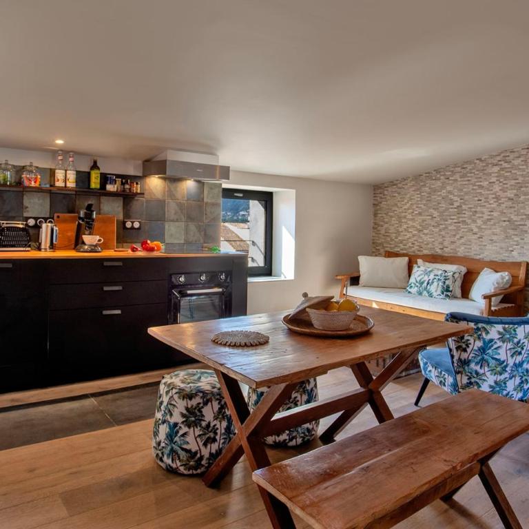 Mira appartement climatisé vue mer centre de Calvi proche port et plage - Appartement - 5
