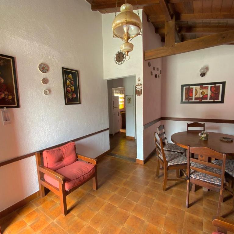 Complejo Quimey No se alquila a jóvenes y se reserva con el 30 porciento del total mediante depósito bancario - Two-Bedroom House - 3