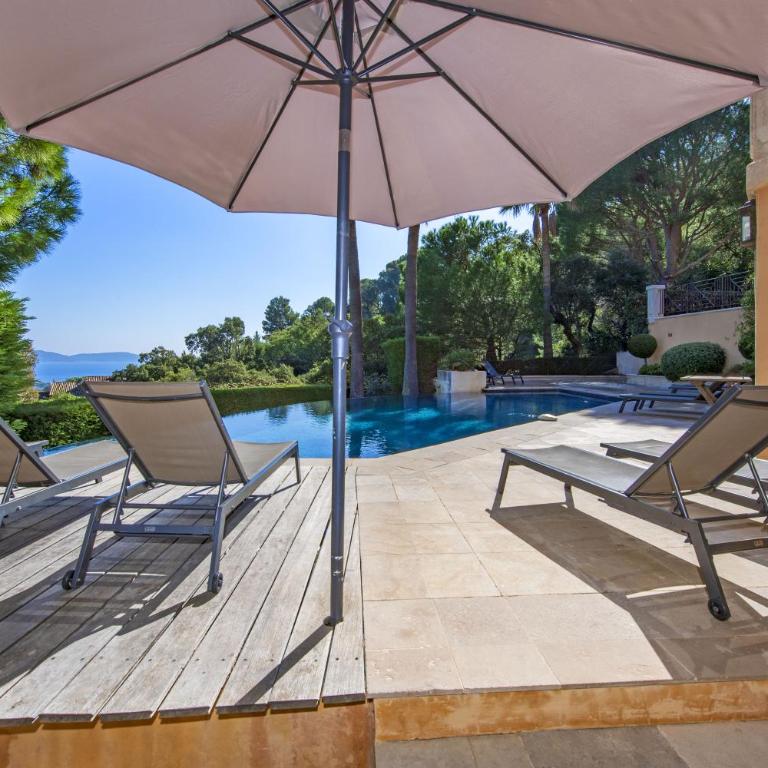 Villa Darius Belle et grande villa, piscine, clim, vue mer Cavalaire sur Mer - Villa with Sea View - 68