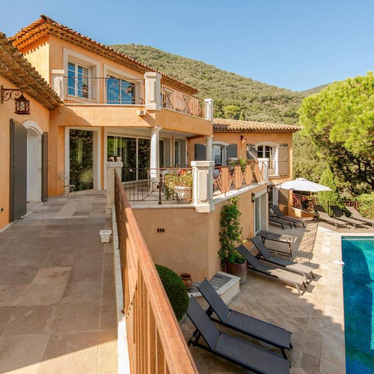 Villa Darius Belle et grande villa, piscine, clim, vue mer Cavalaire sur Mer - Villa with Sea View - 69