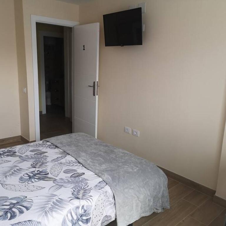 Hostal Mari en La Laguna, alquiler habitación privada en hostal, 6 habitaciones cerca de la universidad y aeropuerto Norte, 3 baños compartidos - Habitación Doble - 12