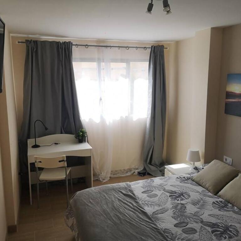 Hostal Mari en La Laguna, alquiler habitación privada en hostal, 6 habitaciones cerca de la universidad y aeropuerto Norte, 3 baños compartidos - Habitación Doble - 11
