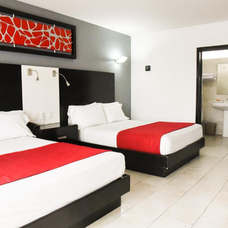 Hotel Expo Plaza Business and Family Guadalajara - Double Room with Two Double Beds - 8