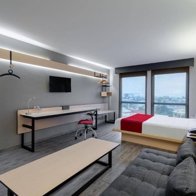 City Express by Marriott Guadalajara Aeropuerto - Superior Queen Room with Sofa Bed - 4