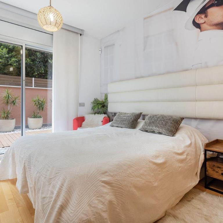 Pool LUXURY 2 Bedrooms - 2 Terraces - Parking - Long Term - Two-Bedroom Apartment - 6