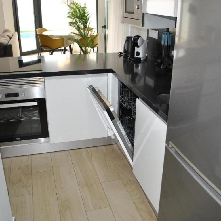 PANORAMISCH modern vakantiehuis in Finestrat bij Benidorm met 3 slaapkamers, gelegen op de 1ste lijn met privézwembad en omheinde privétuin, zicht op zee, de bergen met 'Kilómetro Vertical del Puig Campana' en op de skyline van Benidorm City en Finestrat - Casa de 3 dormitorios - 18