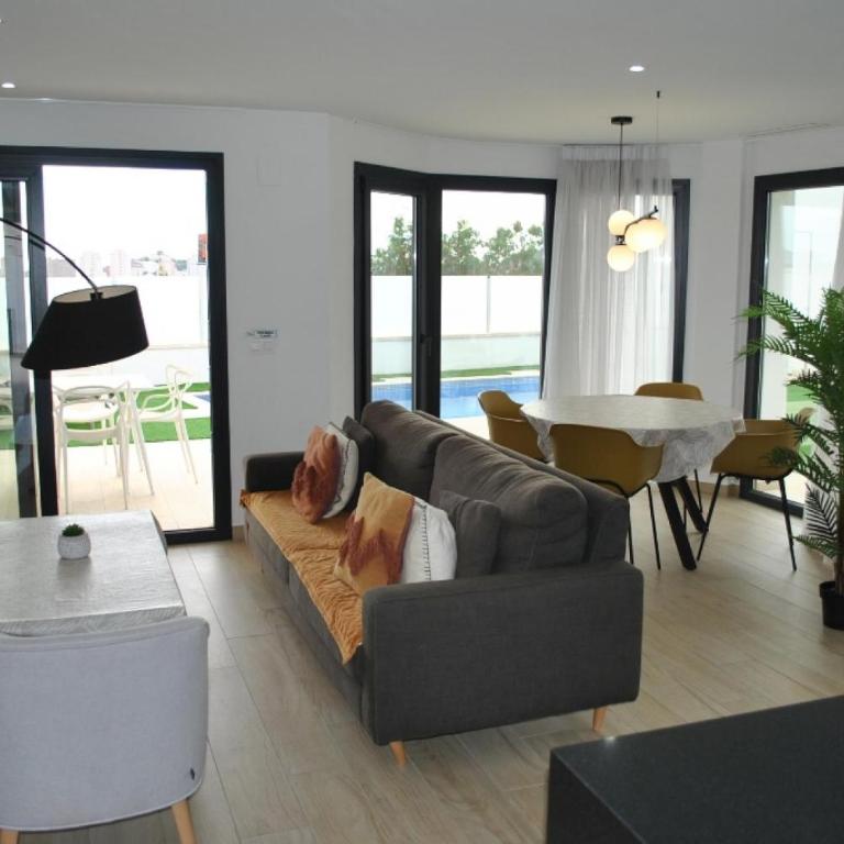 PANORAMISCH modern vakantiehuis in Finestrat bij Benidorm met 3 slaapkamers, gelegen op de 1ste lijn met privézwembad en omheinde privétuin, zicht op zee, de bergen met 'Kilómetro Vertical del Puig Campana' en op de skyline van Benidorm City en Finestrat - Casa de 3 dormitorios - 13