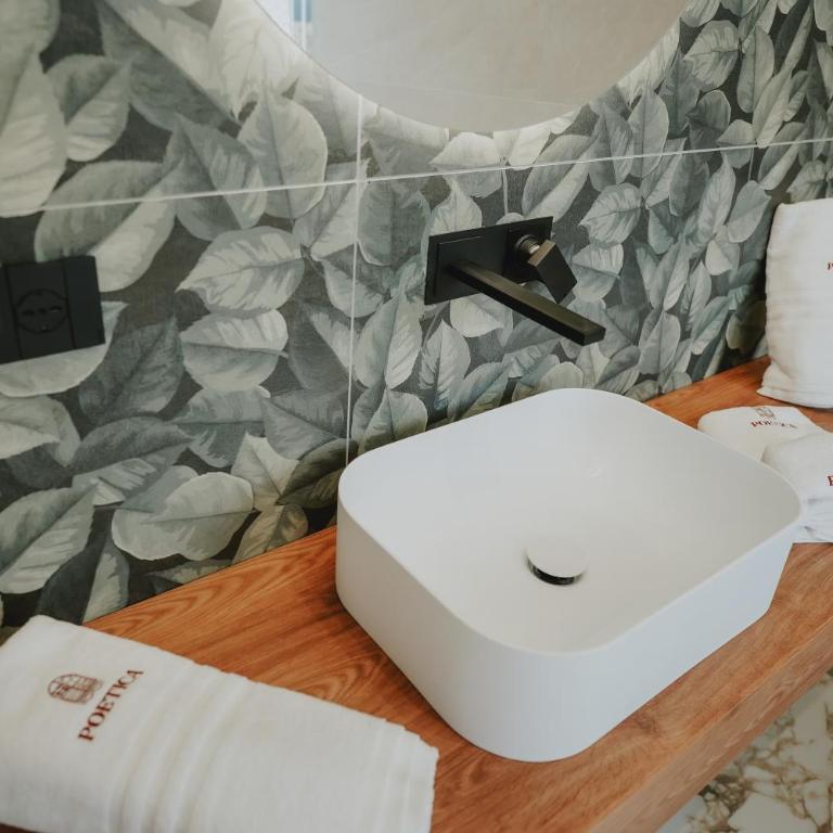 POETICA BOUTIQUE SKY HOTEL - Camera Deluxe - 5