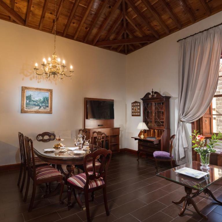 MC San Agustín - Suite Deluxe Comares - 15