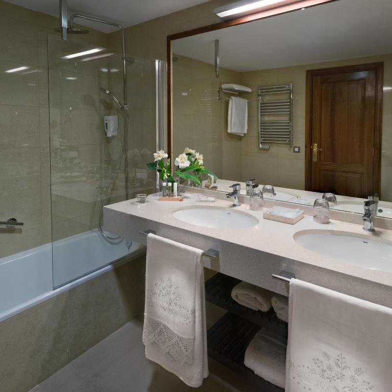 MC San Agustín - Suite Deluxe Comares - 16