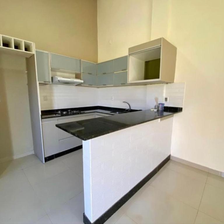 Casa en Encarnacion zona UNI - Casa de 2 dormitorios - 3