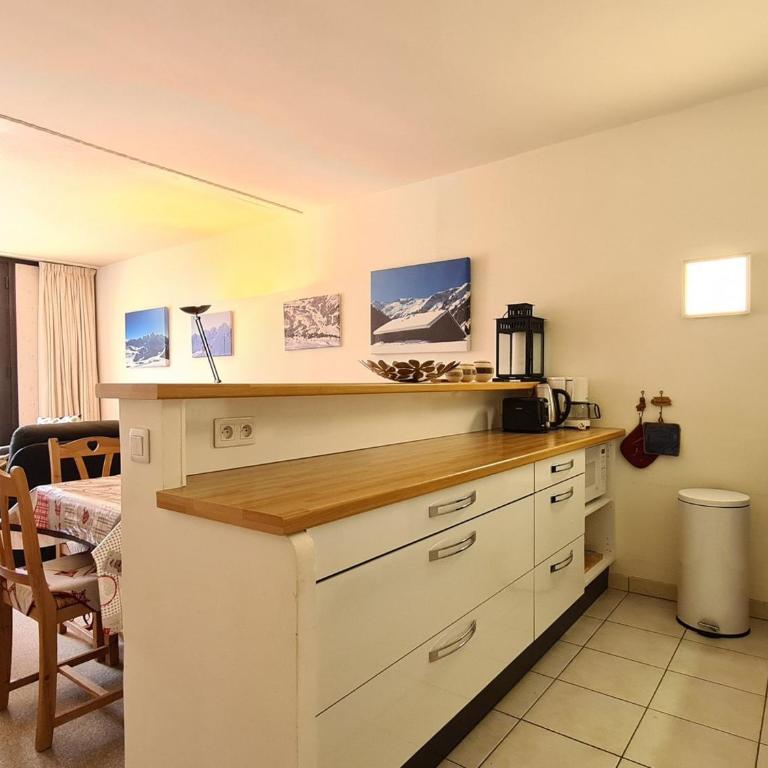 Appartement spacieux au pied des pistes avec balcon et WIFI - FR-1-425-212 - Appartement - 6