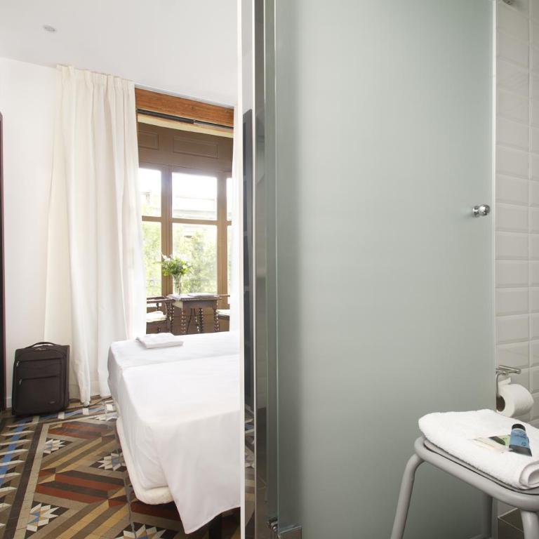 Som Nit Triomf - Double or Twin Room with Balcony - 12