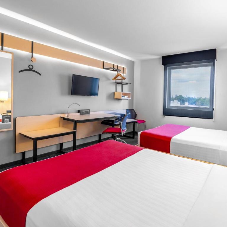 City Express Plus by Marriott Guadalajara Expo - Double Room with Two Double Beds - 1