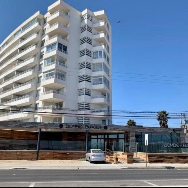 Hermoso departamento en Av. del Mar - Two-Bedroom Apartment - 1