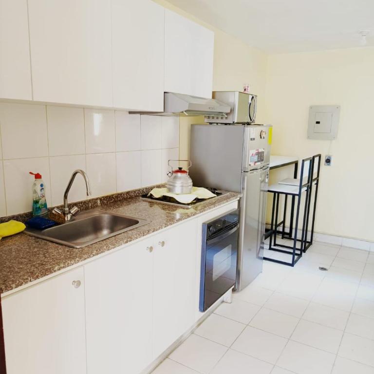 Departamento completo cerca de Embajada Americana - Three-Bedroom Apartment - 15