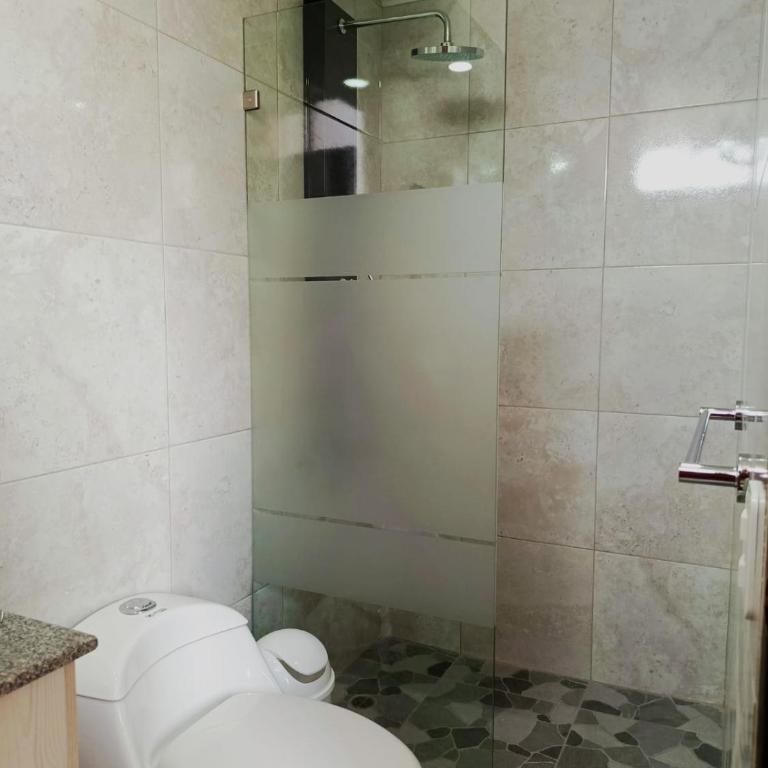 Departamento completo cerca de Embajada Americana - Three-Bedroom Apartment - 16
