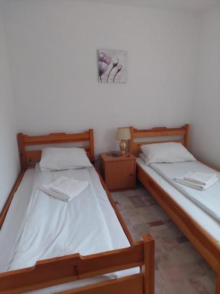 Planinska kućica - Three-Bedroom Apartment - 8