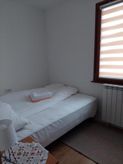 Planinska kućica - Three-Bedroom Apartment - 6