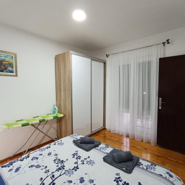 Entire house floor - 2-Bedroom Cozy & Peaceful Apartment - Two-Bedroom Apartment - 8