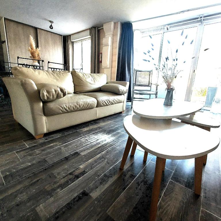 A seulement 150m plage et rue piétonne, maison 90m2, 6 personnes avec parking privé et 2 terrasses sud - Maison 2 Chambres - 14