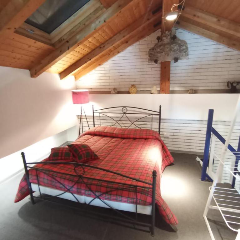 Loft House - Large Double Room - 8
