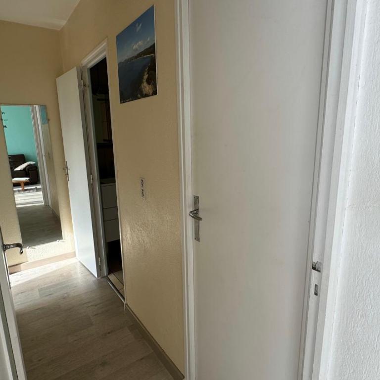 Appartement EST classé 3 étoiles au 1er étage d'une maison avec jardin dans un quartier calme - Appartement 1 Chambre - 9