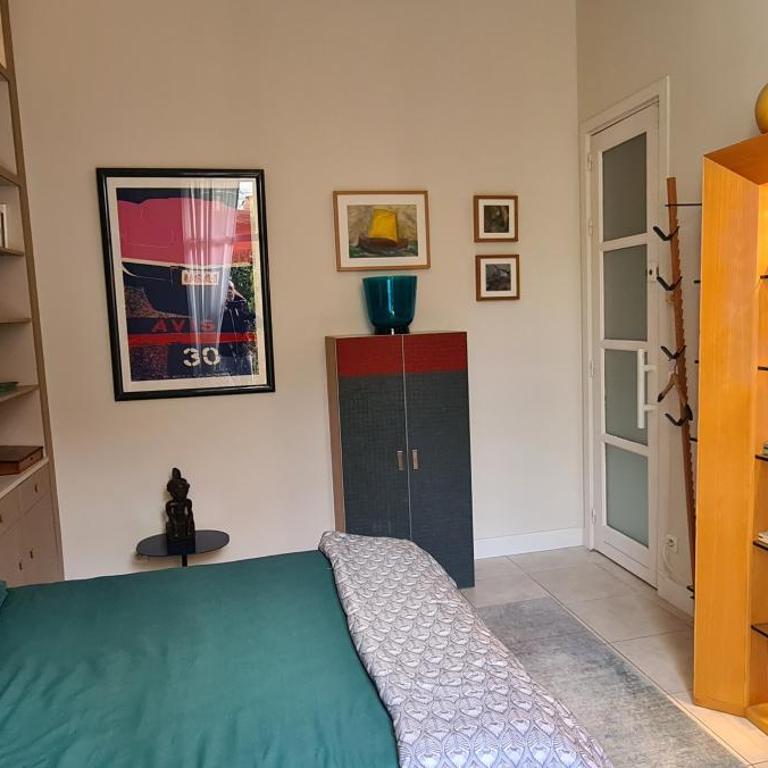 Suite indépendante avec 1 chambre et 1 bureau - Doppelzimmer mit eigenem Bad - 2
