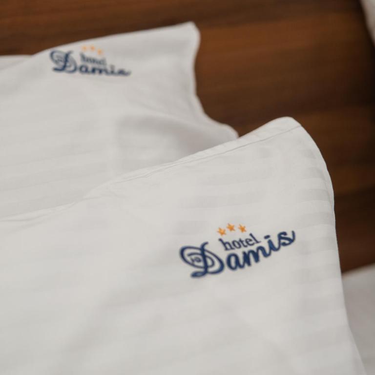 Hotel Damis - Triple Room - 9